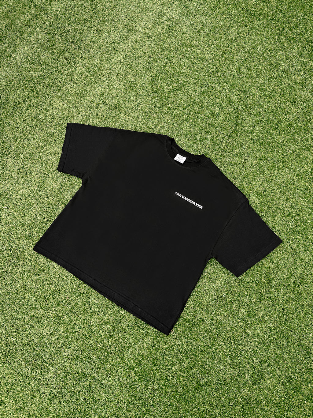 TEE DAISY BLACK